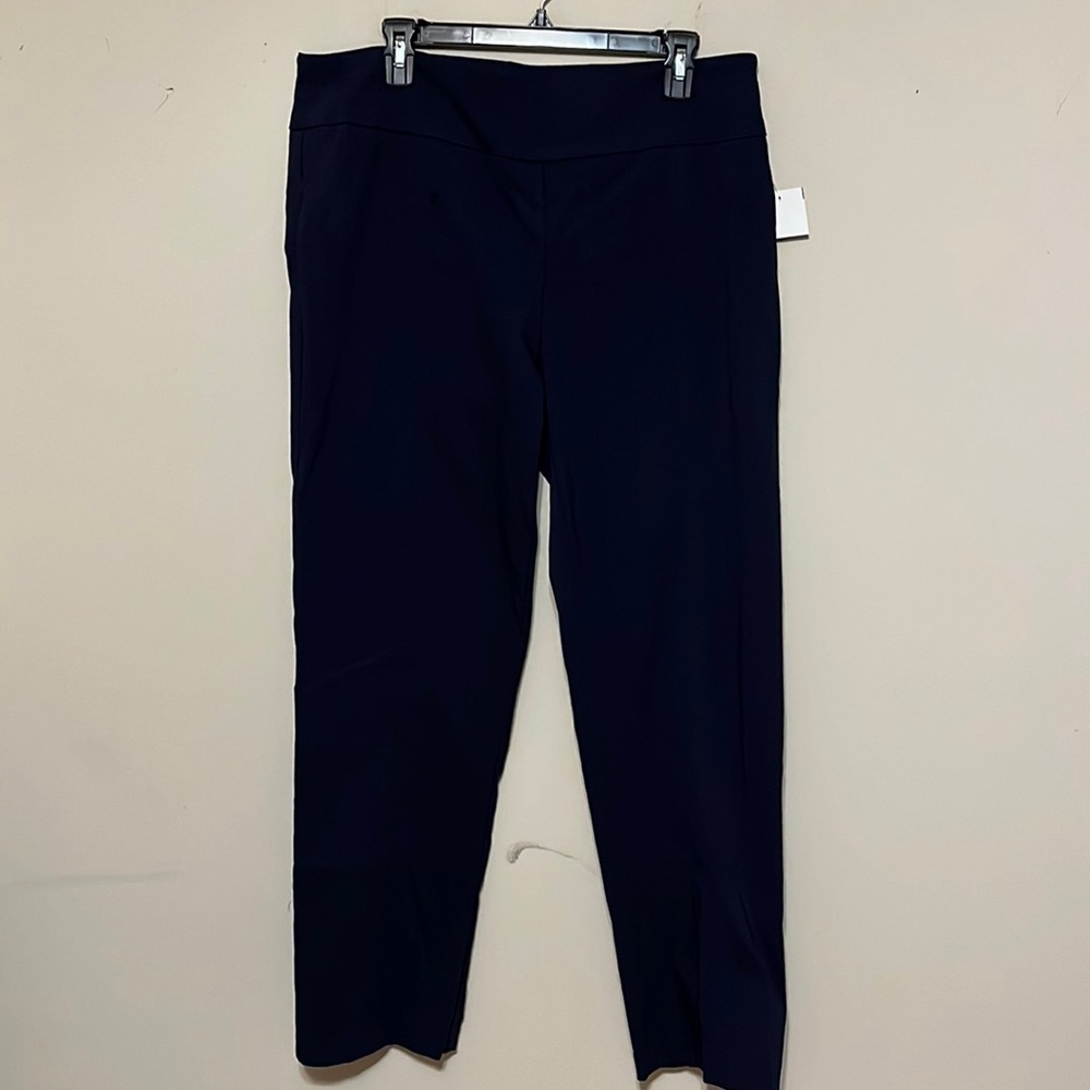 New Directions navy slim leg pants., sz 8